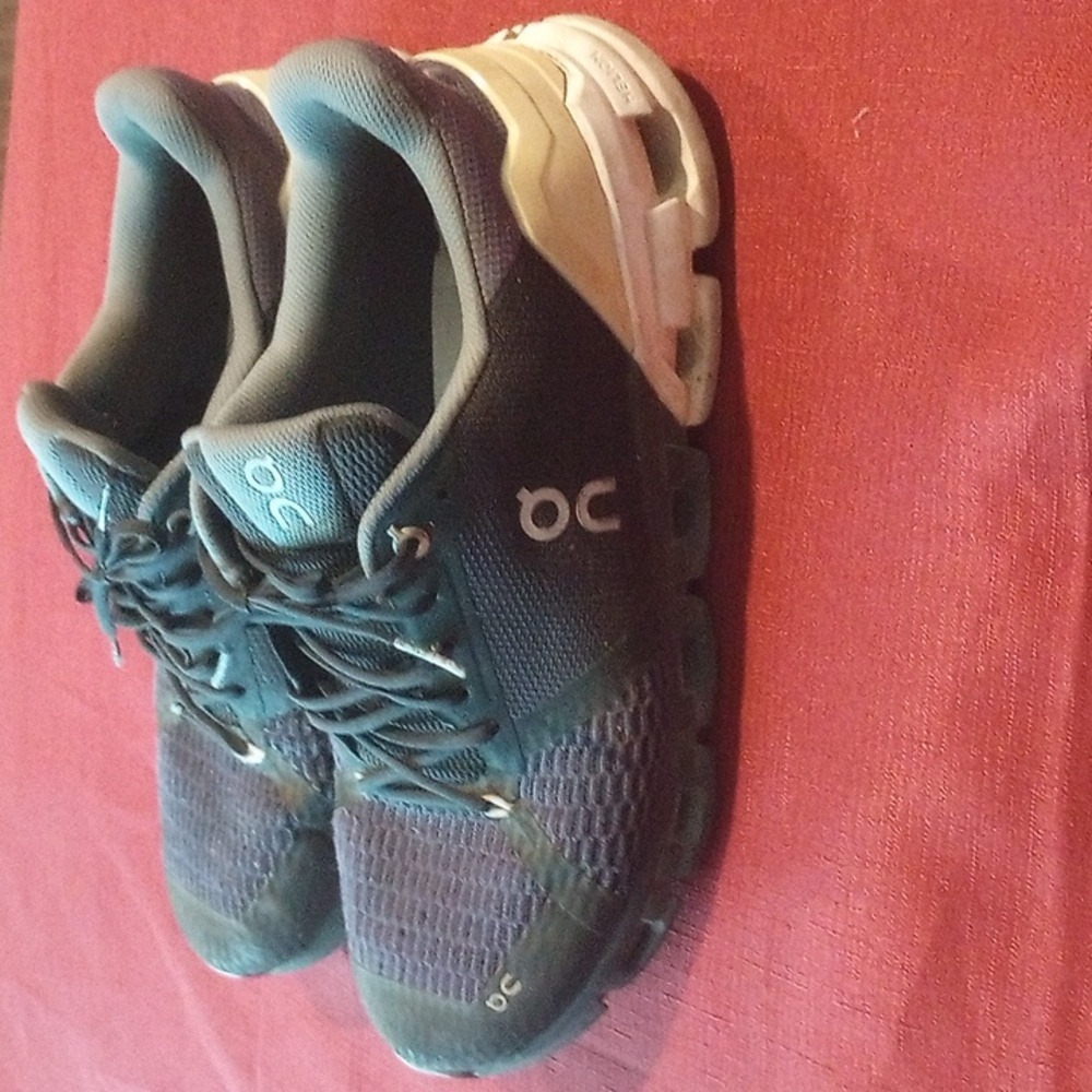 On Running Women's Cloudflyer 4 Shoes Athletic Comfort Sneakers Blk Mens Sz 9.5